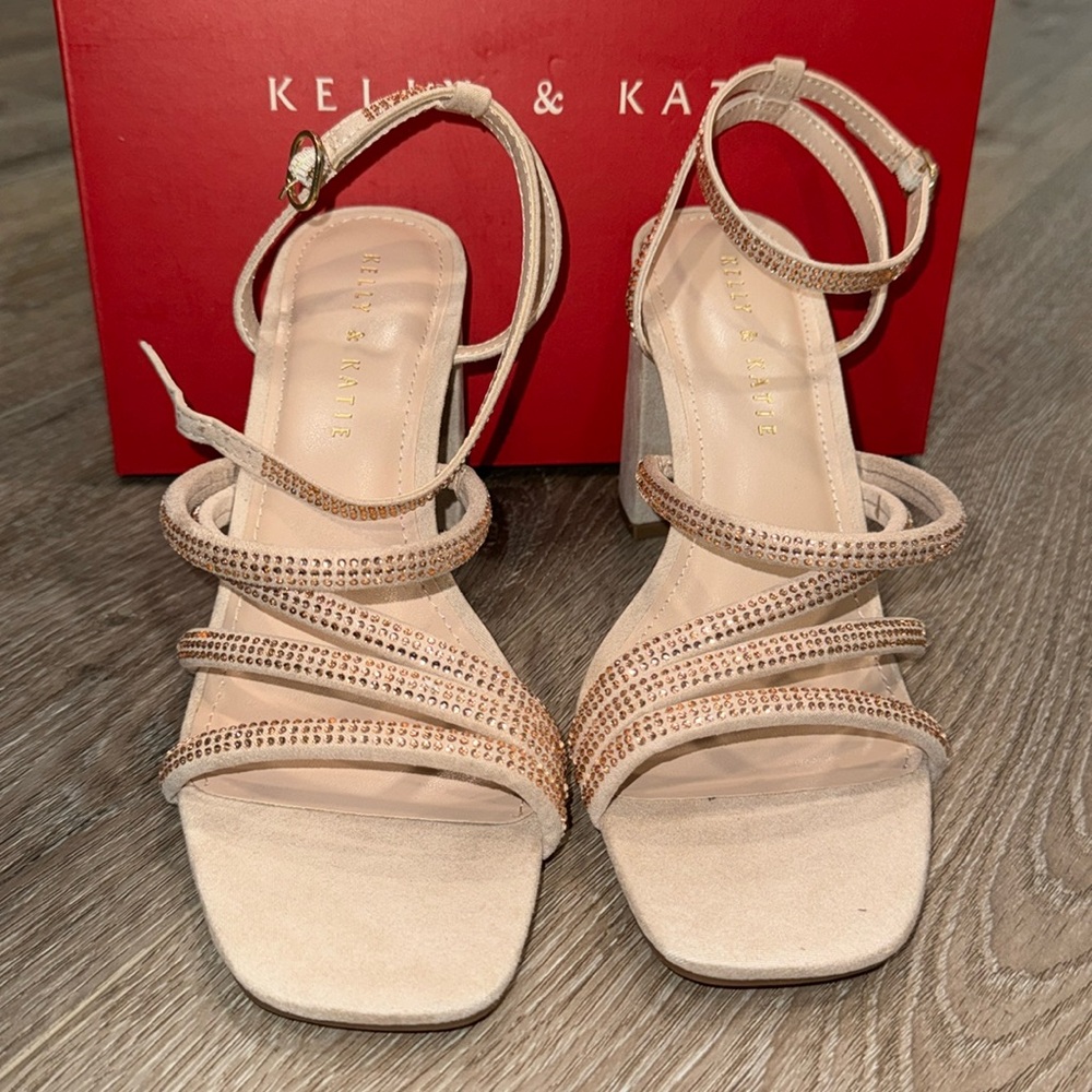 New block heels Nude